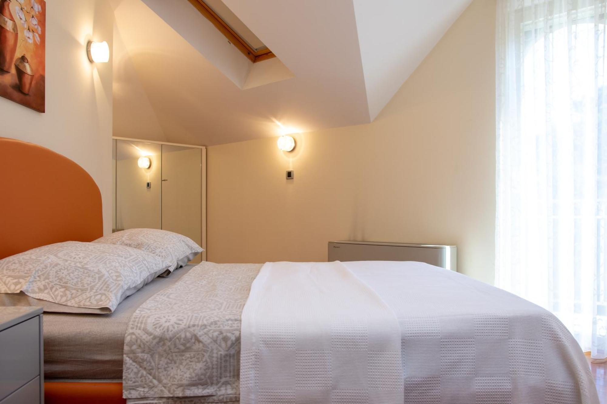 Apartmani Olga Kaštela エクステリア 写真